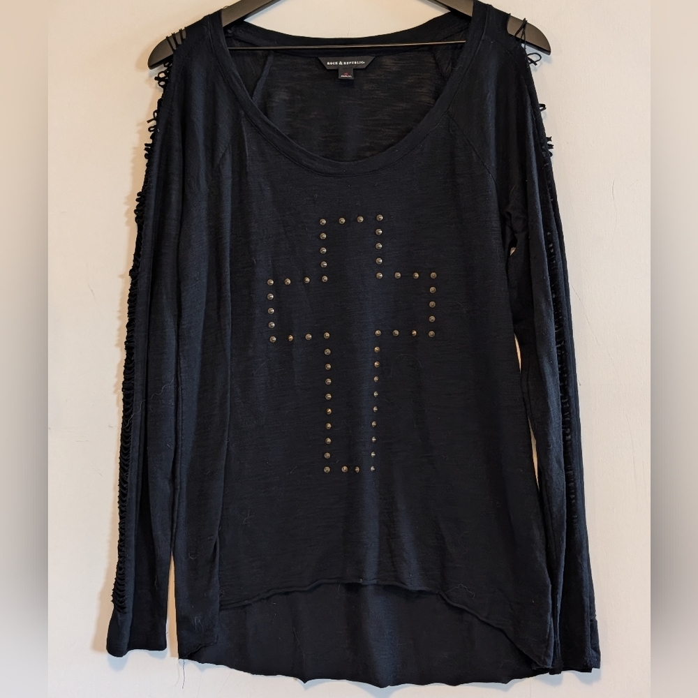 Rock & Republic Black Studded Cross Slashed Sleeve Top Medium Goth Boho Concert - Picture 2 of 5